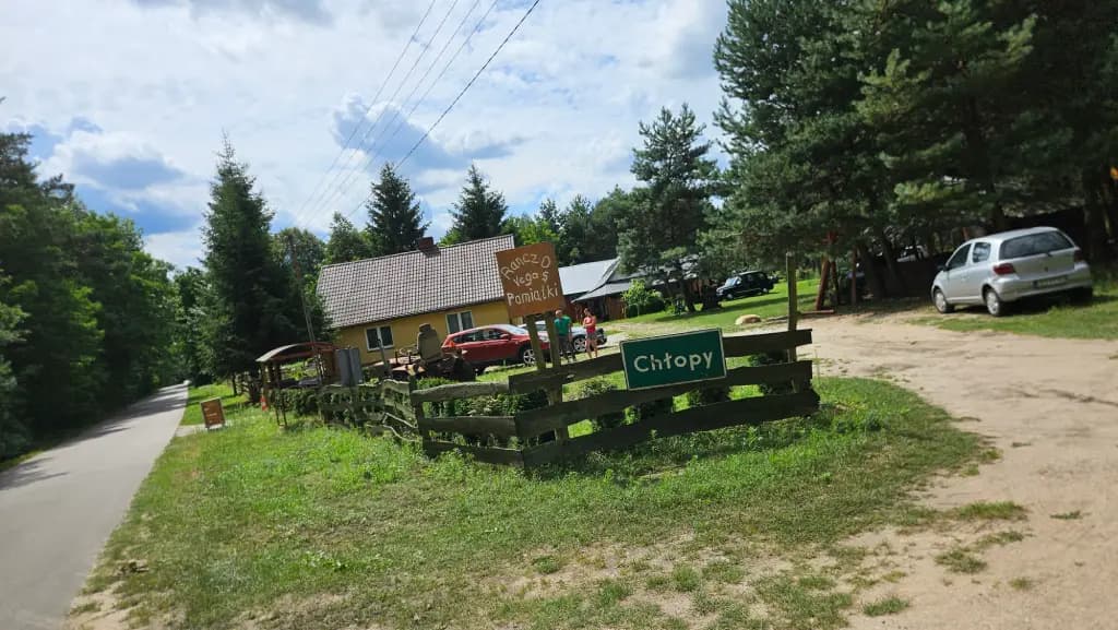 Zdjęcie przedstawiające Ranczo Wilkowyjska Jeruzal – agroturystykę w scenerii serialu Ranczo