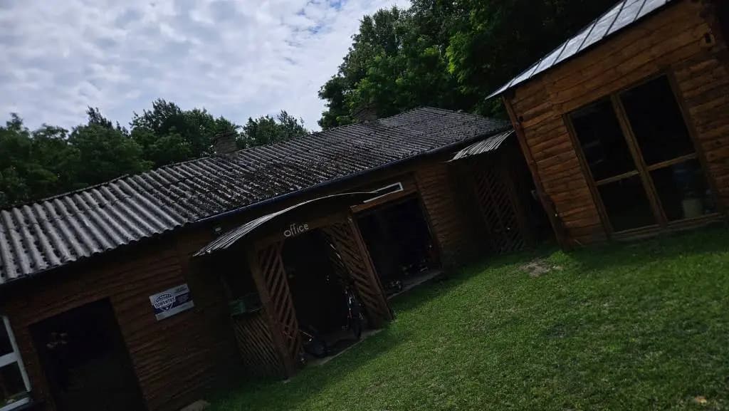 Przytulne wnętrze kwatery na Ranczo Wilkowyjska Jeruzal