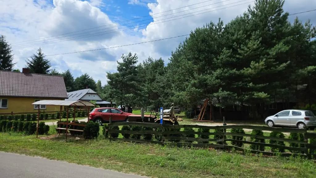 Mieszkańcy Rancza Farmer Jeruzal podczas jarmarku folkowego